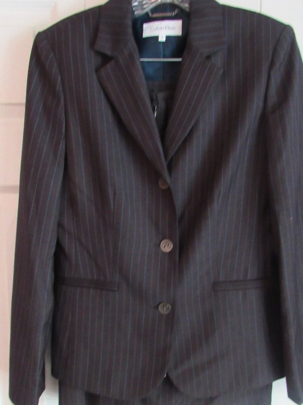 CALVIN KLEIN GRAY PINSTRIPE SKIRT SUIT SZ 6